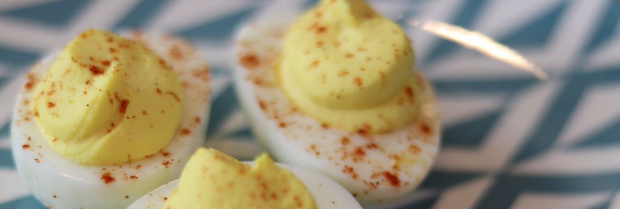 HOW TO MAKE DEVILED EGGS thumbnail