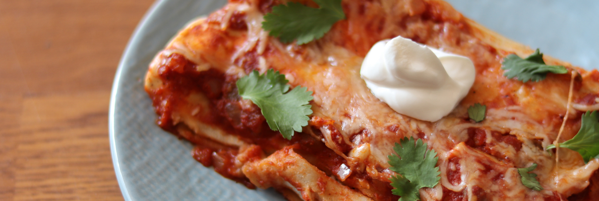 HOW TO MAKE CHICKEN ENCHILADAS thumbnail
