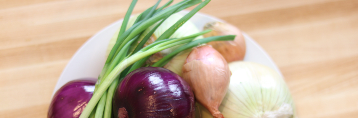 HOW TO CUT AN ONION thumbnail