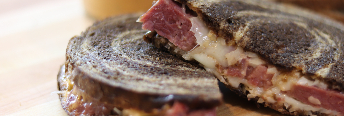 HOW TO MAKE A GRILLED REUBEN SANDWICH thumbnail